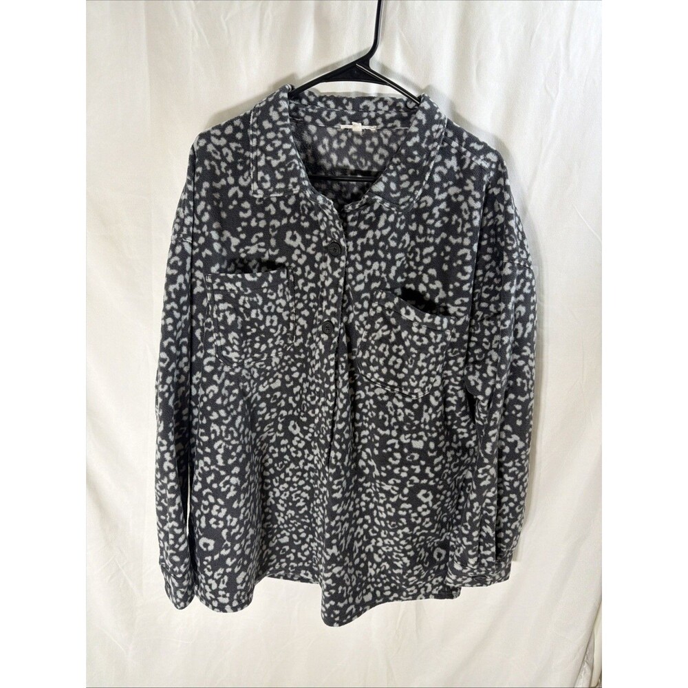 Maurices Women’s XXL gray Leopard Print Oversize Long Sleeve Fleece Shacket